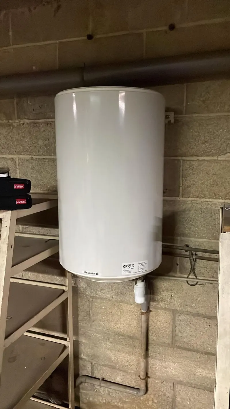 Chauffe-eau électrique De Dietrich installé en sous-sol